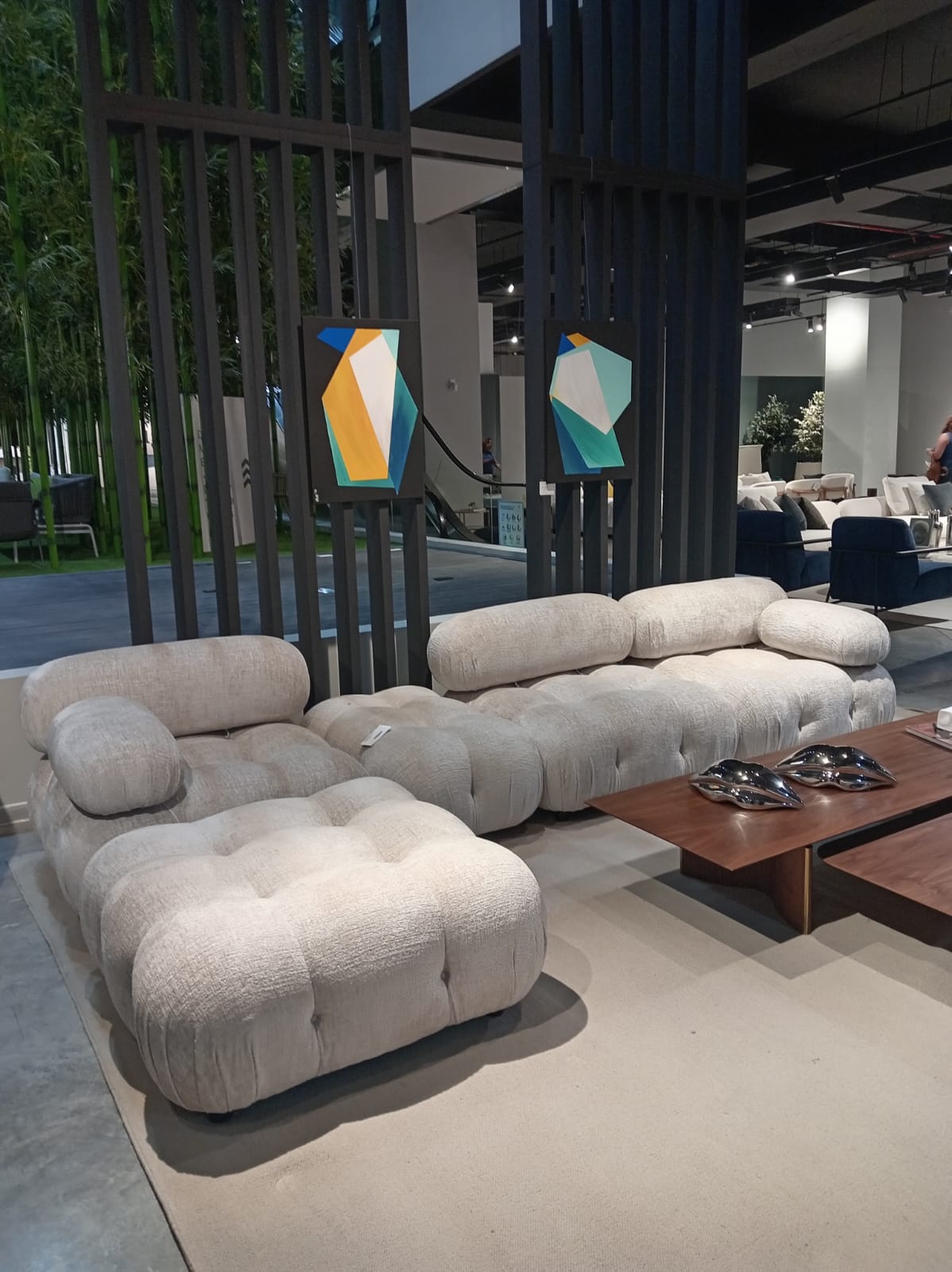 SOFÁ SECCIONAL + OTTOMAN 9702 BY